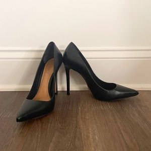 Black Leather Pointed Toe Pumps